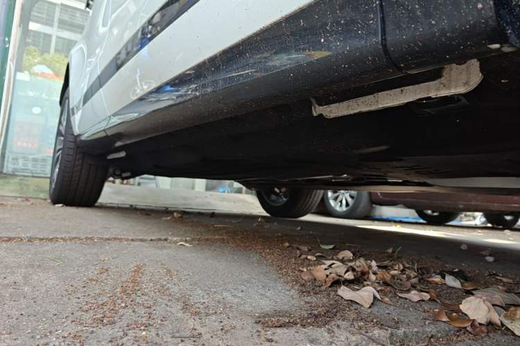 Used Land Rover Range Evoque 2026 Model Range Rover Velar L SE Right Side Sill