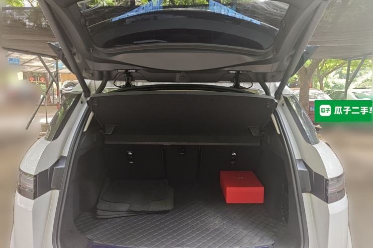 Used Land Rover Range Evoque 2026 Model Range Rover Velar L SE Trunk
