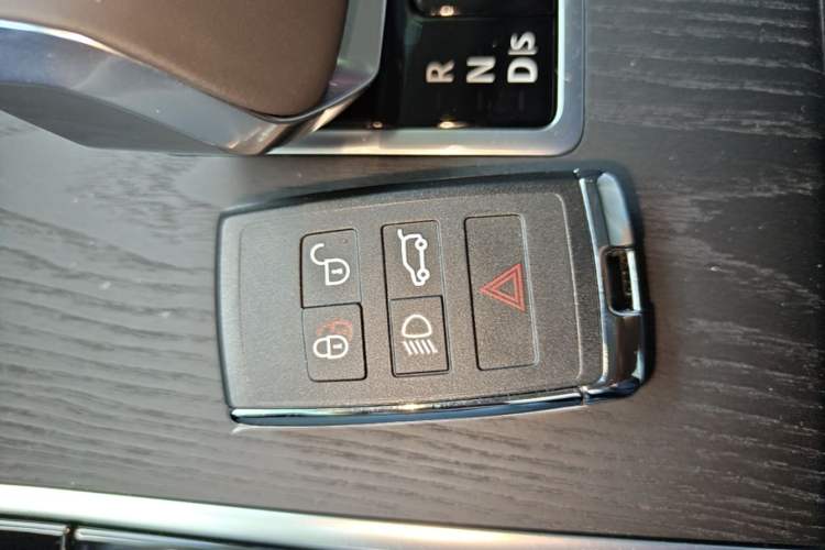Used Land Rover Range Evoque 2026 Model Range Rover Velar L SE Vehicle Key