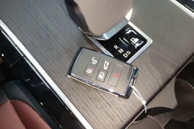 Used Land Rover Range Evoque 2026 Model Range Rover Velar L SE Vehicle Key