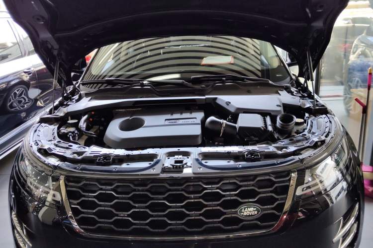 Used Land Rover Range Evoque New Energy 2022 Aurora L P300e Plug-in Hybrid Electric Version Engine Bay