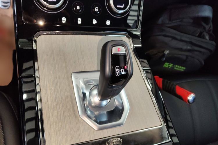 Used Land Rover Range Evoque New Energy 2022 Aurora L P300e Plug-in Hybrid Electric Version Gear Lever