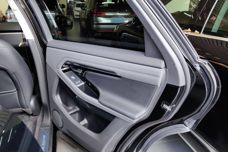 Used Land Rover Range Evoque New Energy 2022 Aurora L P300e Plug-in Hybrid Electric Version Right Rear Door Interior