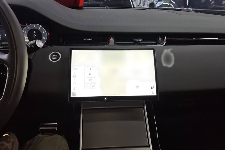 Used Land Rover Range Evoque New Energy 2023 Aurora L P300e Plug-in Hybrid Electric Version Audio And AC Panel