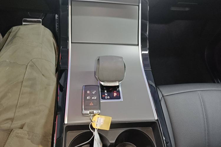 Used Land Rover Range Evoque New Energy 2023 Aurora L P300e Plug-in Hybrid Electric Version Gear Lever