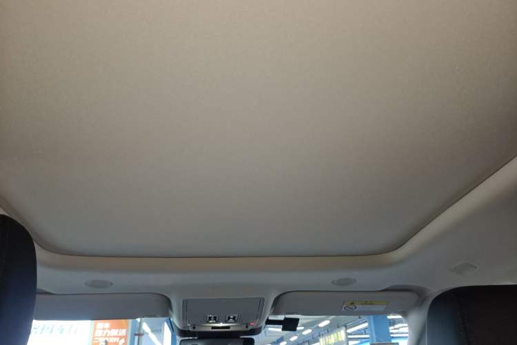 Used Land Rover Range Evoque New Energy 2023 Aurora L P300e Plug-in Hybrid Electric Version Headliner