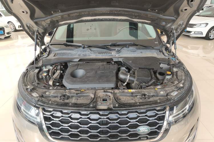 Used Land Rover Range Evoque New Energy 2022 Aurora L P300e Plug-in Hybrid Electric Version Engine Bay