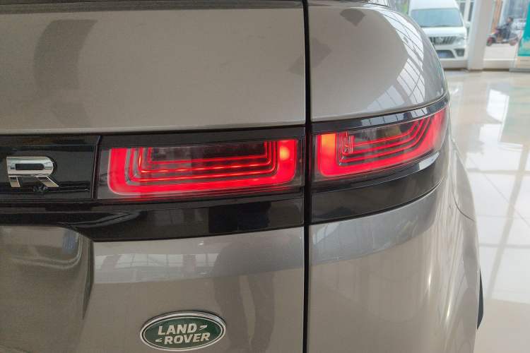 Used Land Rover Range Evoque New Energy 2022 Aurora L P300e Plug-in Hybrid Electric Version Exterior 6