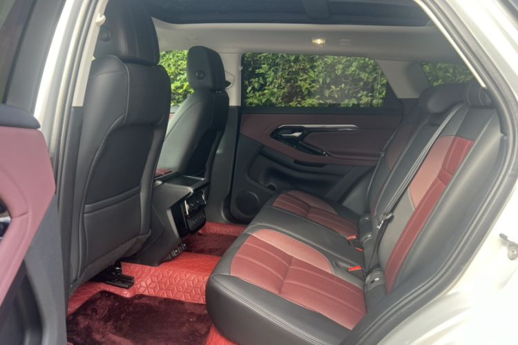 Used Land Rover Range Evoque New Energy 2023 Aurora L P300e Plug-in Hybrid Electric Version Interior 12