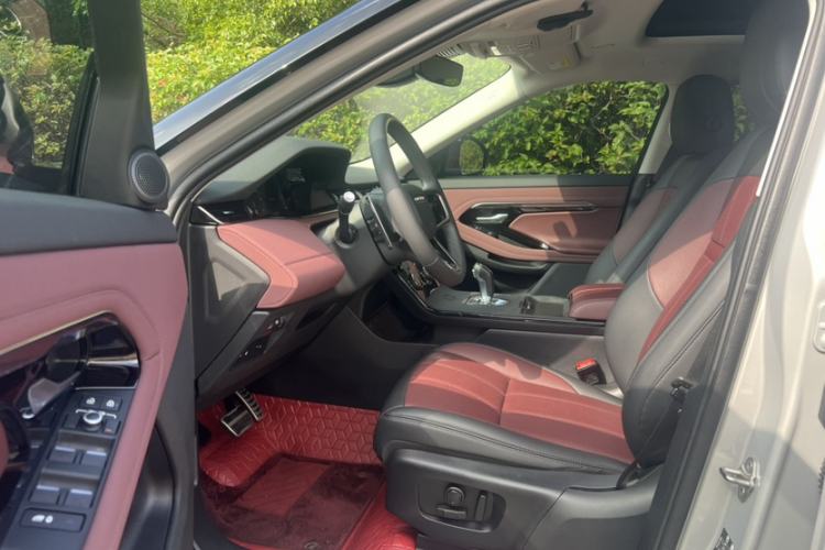 Used Land Rover Range Evoque New Energy 2023 Aurora L P300e Plug-in Hybrid Electric Version Interior 2