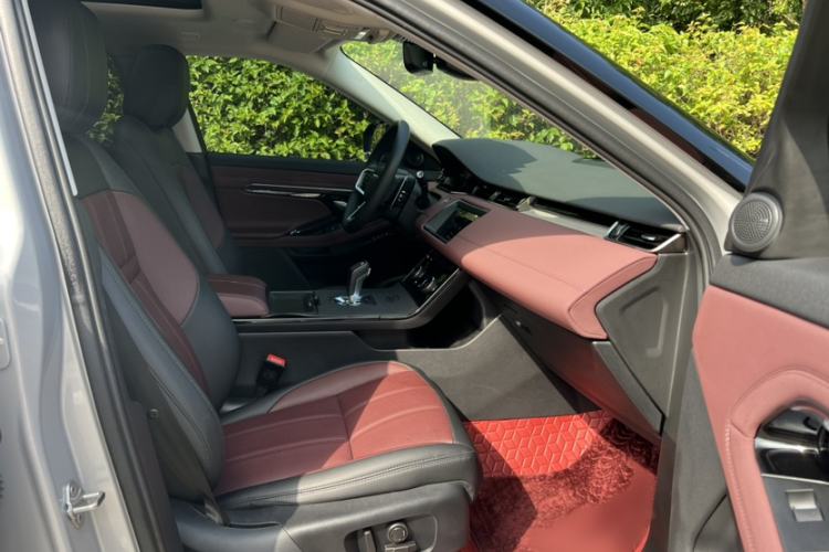 Used Land Rover Range Evoque New Energy 2023 Aurora L P300e Plug-in Hybrid Electric Version Interior 3