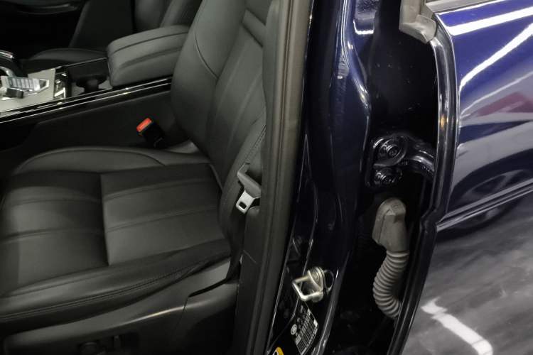 Used Land Rover Range Evoque New Energy 2021 Aurora L P300e Luxury Edition Left Front Seat