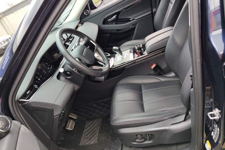 Used Land Rover Range Evoque New Energy 2021 Aurora L P300e Luxury Edition Left Front Seat