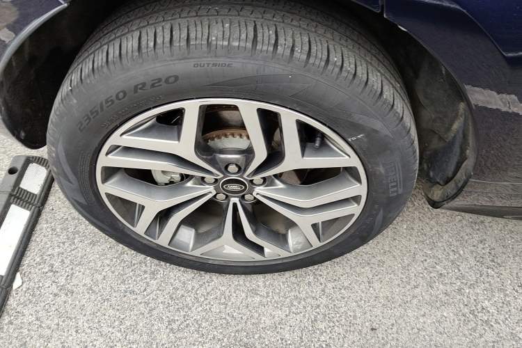 Used Land Rover Range Evoque New Energy 2021 Aurora L P300e Luxury Edition Right Rear Wheel Hub