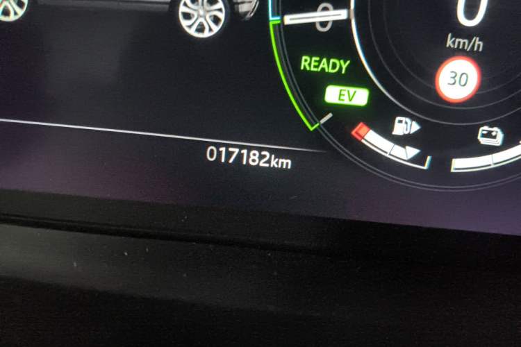 Used Land Rover Range Evoque New Energy 2021 Aurora L P300e Luxury Edition Odometer Close Up