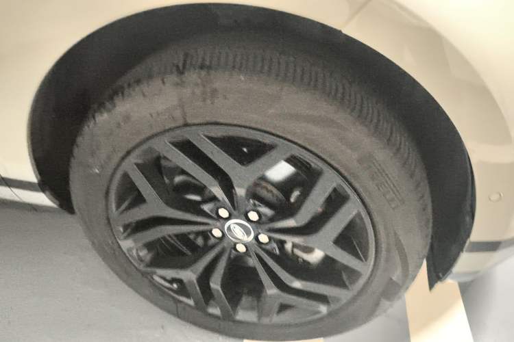 Used Land Rover Range Evoque New Energy 2021 Aurora L P300e Luxury Edition Right Front Wheel Hub