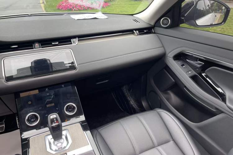 Used Land Rover Range Evoque New Energy 2021 Aurora L P300e Luxury Edition Audio And AC Panel