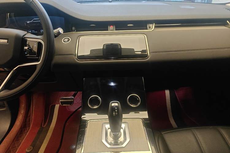 Used Land Rover Range Evoque New Energy 2021 Aurora L P300e Luxury Edition Audio And AC Panel