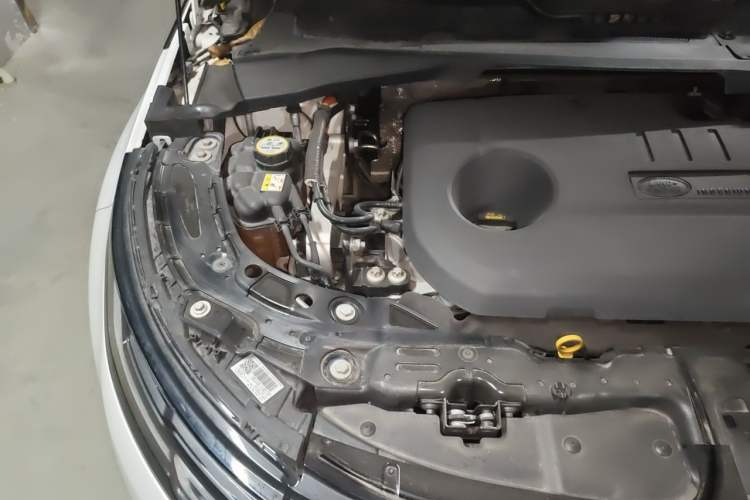 Used Land Rover Range Evoque New Energy 2021 Aurora L P300e Luxury Edition Engine Bay Right
