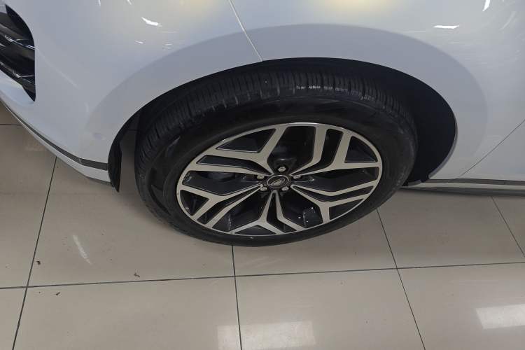 Used Land Rover Range Evoque New Energy 2021 Aurora L P300e Luxury Edition Exterior 4