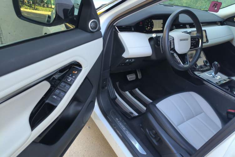 Used Land Rover Range Evoque New Energy 2021 Aurora L P300e Luxury Edition Interior 2