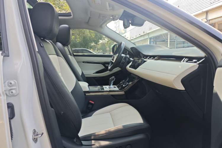 Used Land Rover Range Evoque New Energy 2021 Aurora L P300e Luxury Edition Interior 3