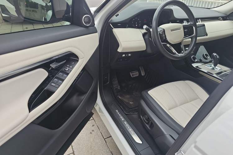 Used Land Rover Range Evoque New Energy 2021 Aurora L P300e Luxury Edition Interior 4
