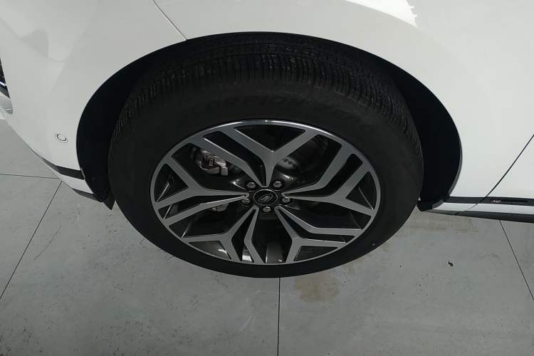 Used Land Rover Range Evoque New Energy 2021 Aurora L P300e Luxury Edition Left Front Wheel Hub