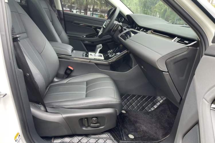 Used Land Rover Range Evoque New Energy 2021 Aurora L P300e Luxury Edition Right Front Seat