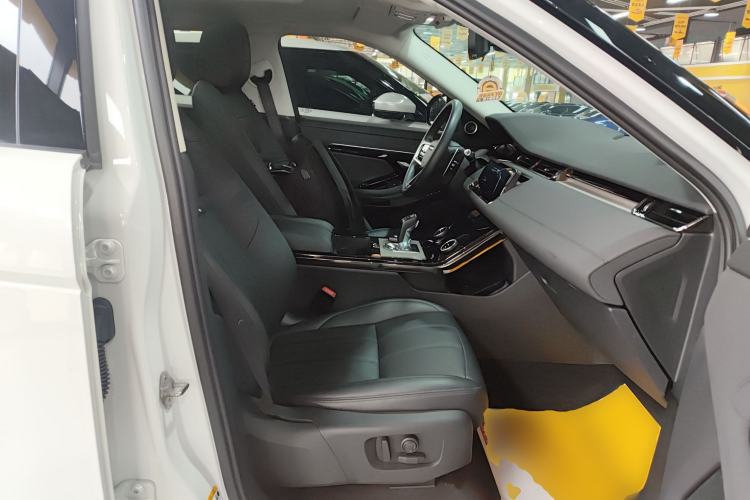 Used Land Rover Range Evoque New Energy 2021 Aurora L P300e Luxury Edition Right Front Seat