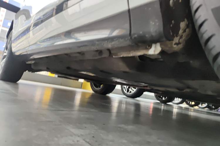 Used Land Rover Range Evoque New Energy 2021 Aurora L P300e Luxury Edition Right Side Sill