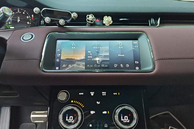 Used Land Rover Range Evoque New Energy 2022 Aurora L P300e Plug-in Hybrid Electric Version Audio And AC Panel