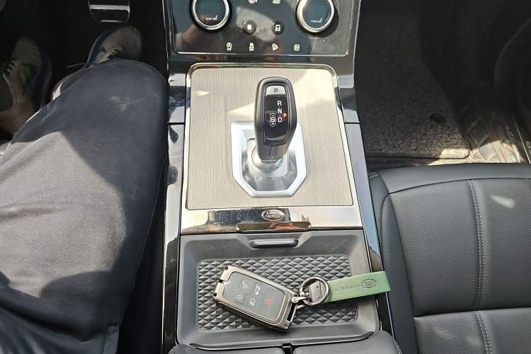 Used Land Rover Range Evoque New Energy 2022 Aurora L P300e Plug-in Hybrid Electric Version Gear Lever