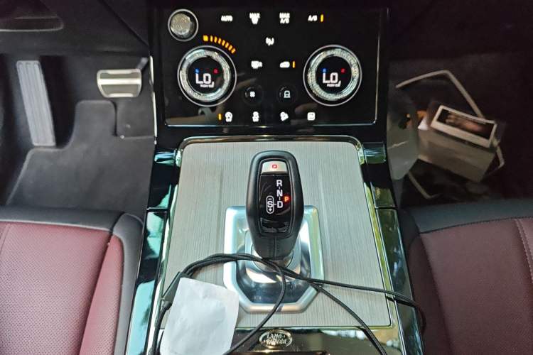 Used Land Rover Range Evoque New Energy 2022 Aurora L P300e Plug-in Hybrid Electric Version Gear Lever
