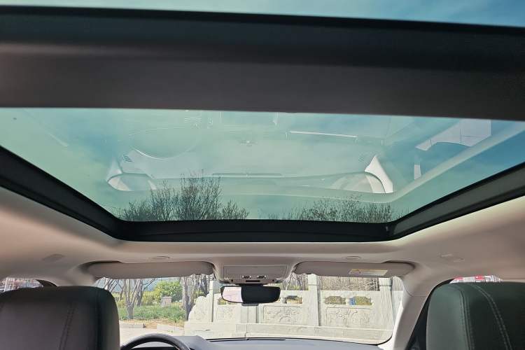Used Land Rover Range Evoque New Energy 2022 Aurora L P300e Plug-in Hybrid Electric Version Headliner
