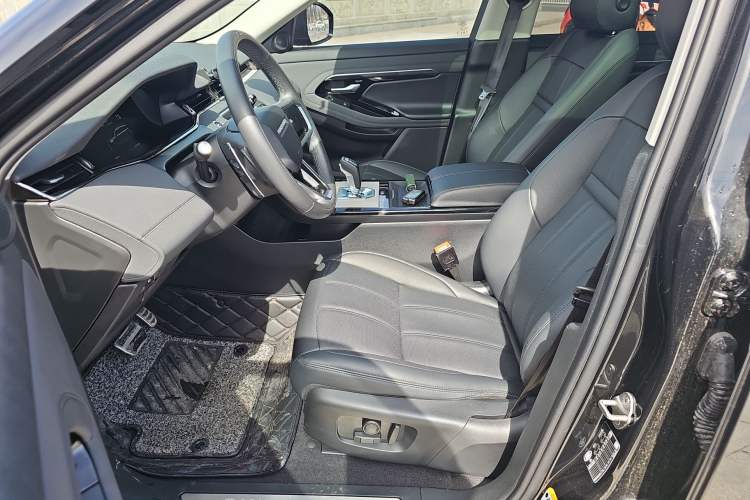 Used Land Rover Range Evoque New Energy 2022 Aurora L P300e Plug-in Hybrid Electric Version Left Front Seat