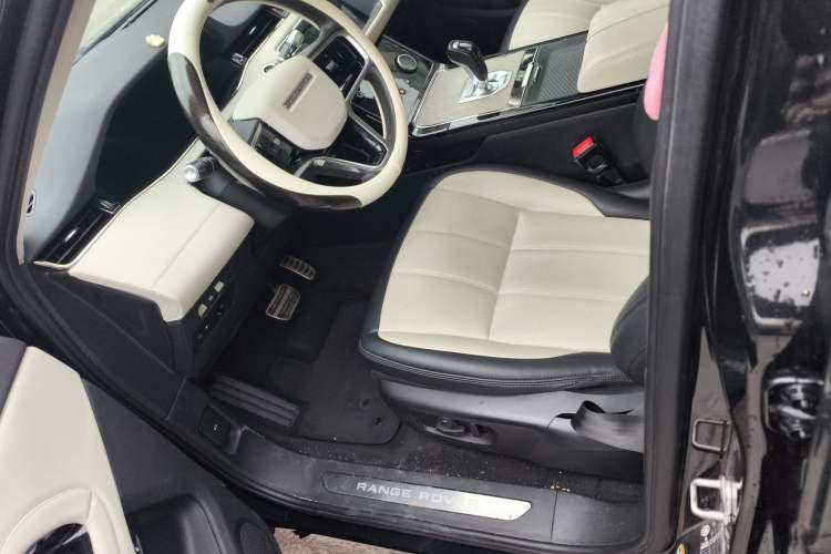 Used Land Rover Range Evoque New Energy 2022 Aurora L P300e Plug-in Hybrid Electric Version Left Front Seat