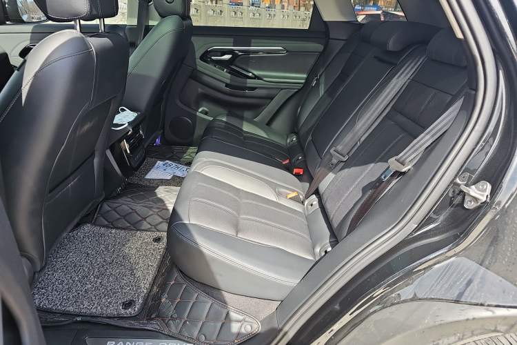 Used Land Rover Range Evoque New Energy 2022 Aurora L P300e Plug-in Hybrid Electric Version Left Rear Seat
