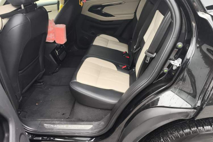 Used Land Rover Range Evoque New Energy 2022 Aurora L P300e Plug-in Hybrid Electric Version Left Rear Seat