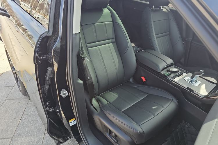 Used Land Rover Range Evoque New Energy 2022 Aurora L P300e Plug-in Hybrid Electric Version Right Front Seat