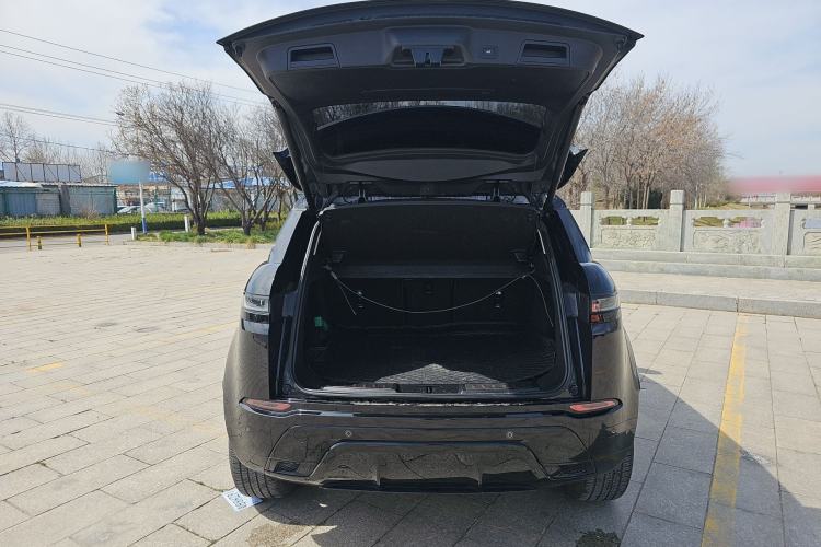 Used Land Rover Range Evoque New Energy 2022 Aurora L P300e Plug-in Hybrid Electric Version Trunk