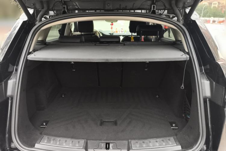 Used Land Rover Range Evoque New Energy 2022 Aurora L P300e Plug-in Hybrid Electric Version Trunk