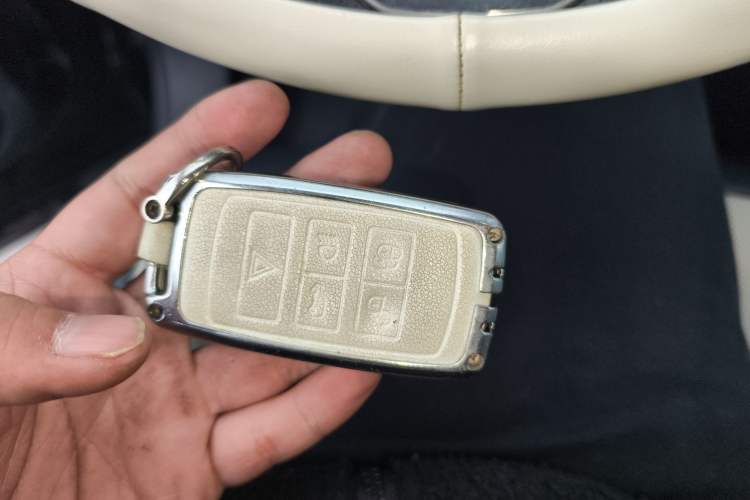 Used Land Rover Range Evoque New Energy 2022 Aurora L P300e Plug-in Hybrid Electric Version Vehicle Key