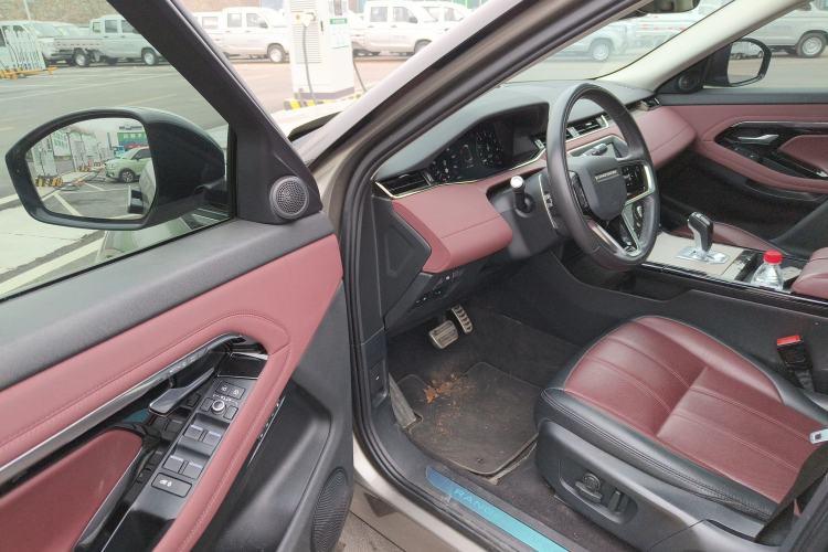 Used Land Rover Range Evoque New Energy 2022 Aurora L P300e Plug-in Hybrid Electric Version Interior 3
