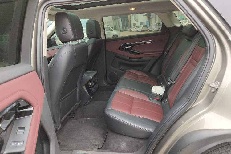 Used Land Rover Range Evoque New Energy 2022 Aurora L P300e Plug-in Hybrid Electric Version Interior 4