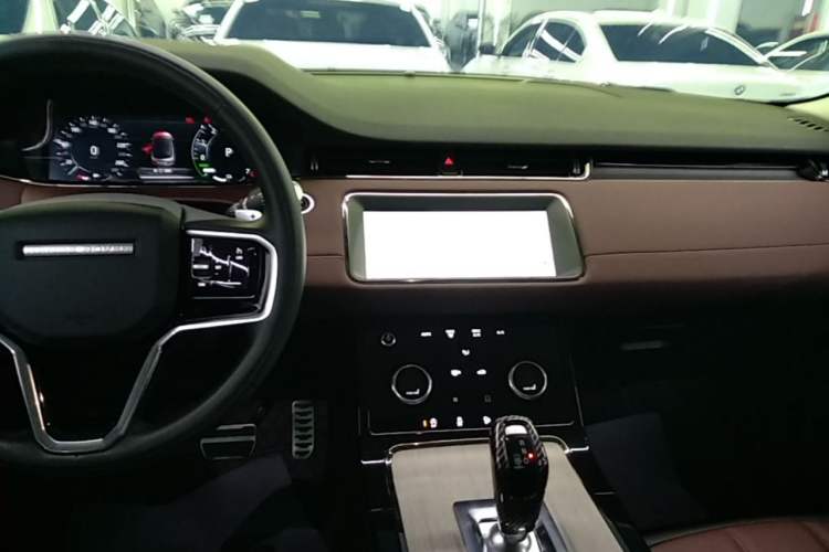 Used Land Rover Range Evoque New Energy 2022 Aurora L P300e Plug-in Hybrid Electric Version Audio And AC Panel