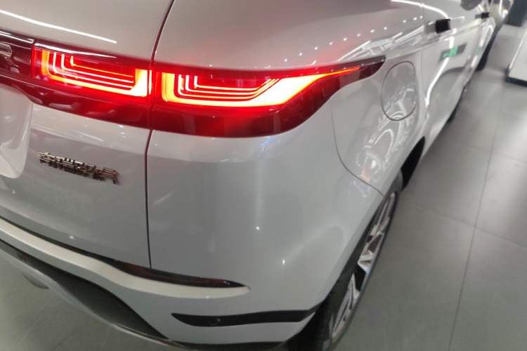 Used Land Rover Range Evoque New Energy 2022 Aurora L P300e Plug-in Hybrid Electric Version Exterior 6