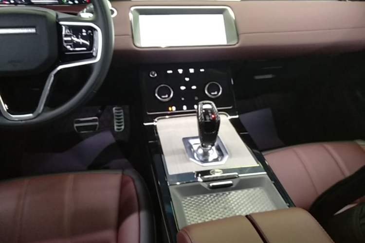 Used Land Rover Range Evoque New Energy 2022 Aurora L P300e Plug-in Hybrid Electric Version Gear Lever
