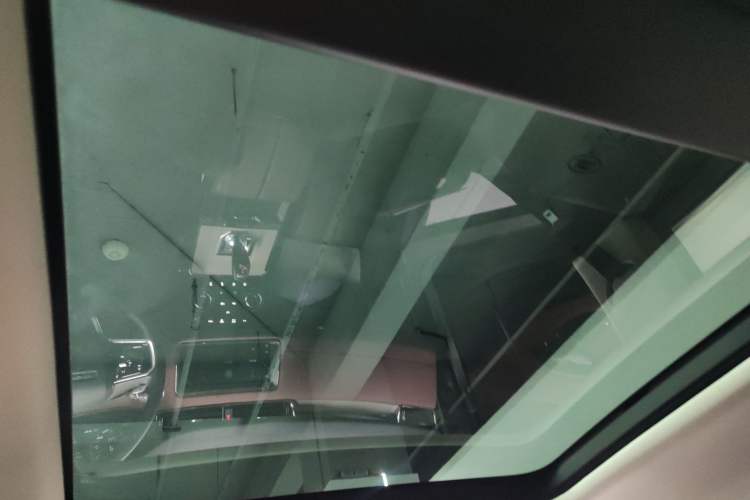 Used Land Rover Range Evoque New Energy 2022 Aurora L P300e Plug-in Hybrid Electric Version Headliner