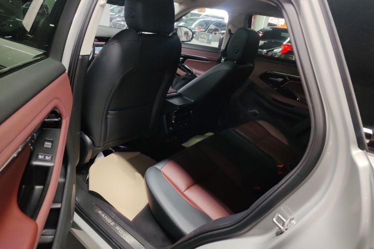 Used Land Rover Range Evoque New Energy 2022 Aurora L P300e Plug-in Hybrid Electric Version Interior 4